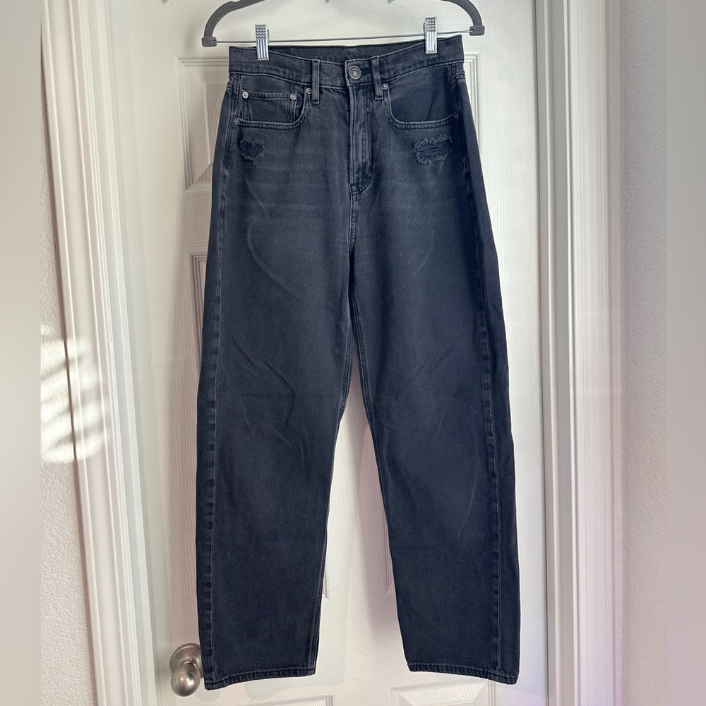 American Eagle Black High Rise 90’s Boyfriend Jeans | Subtle Distressing |